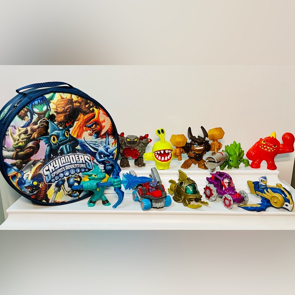 Skylander Collectible Toy Lot